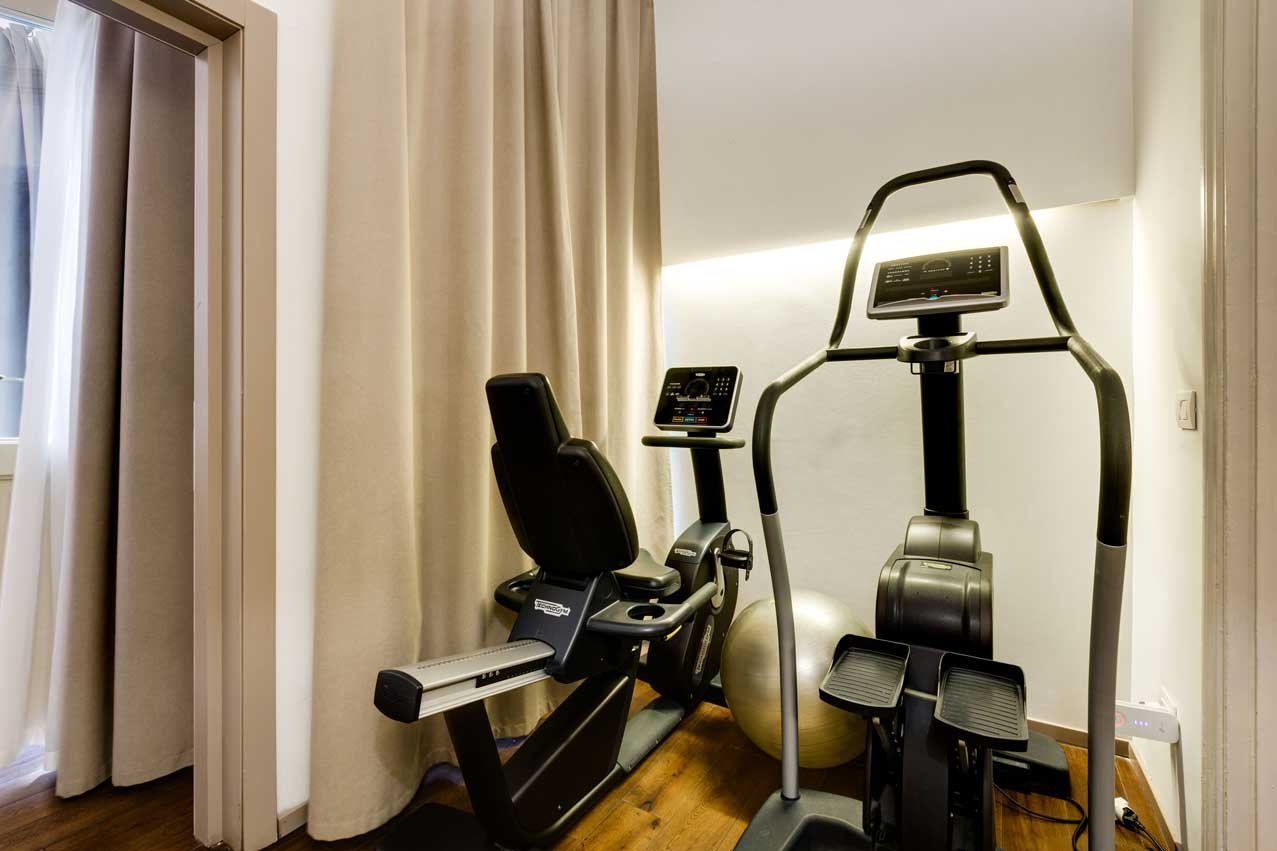 Angolo fitness nella Suite Waterfall di Piazza Farnese Luxury Suites