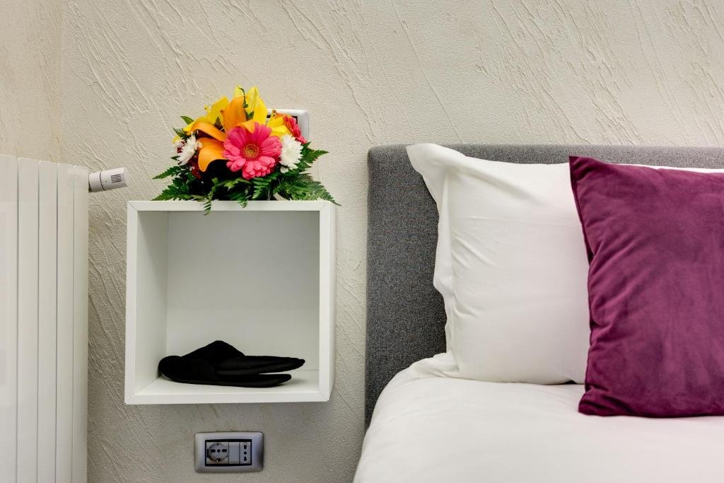 v-collection-rome-jubilee-guesthouse-roma