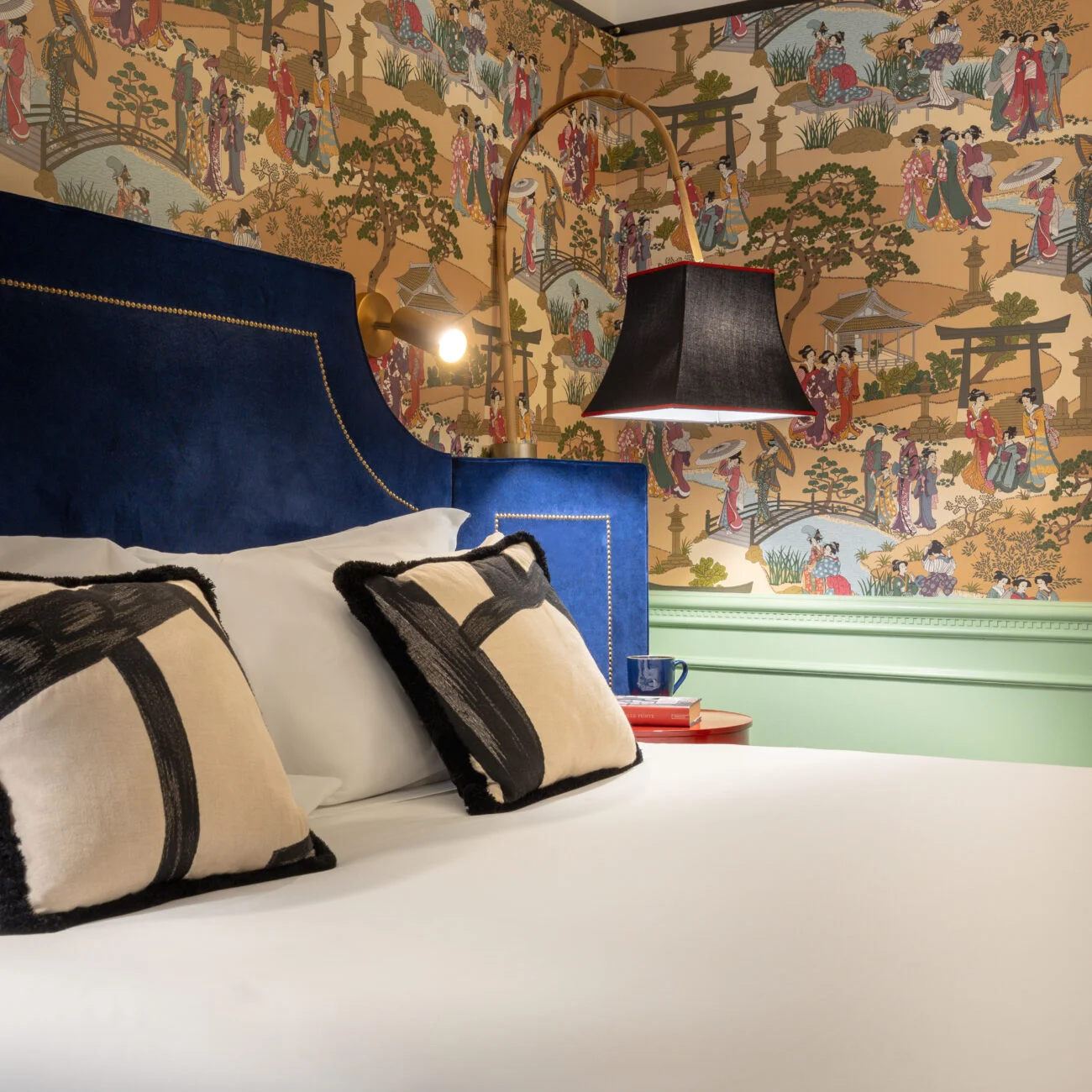 v-collection-via-condotti-roma